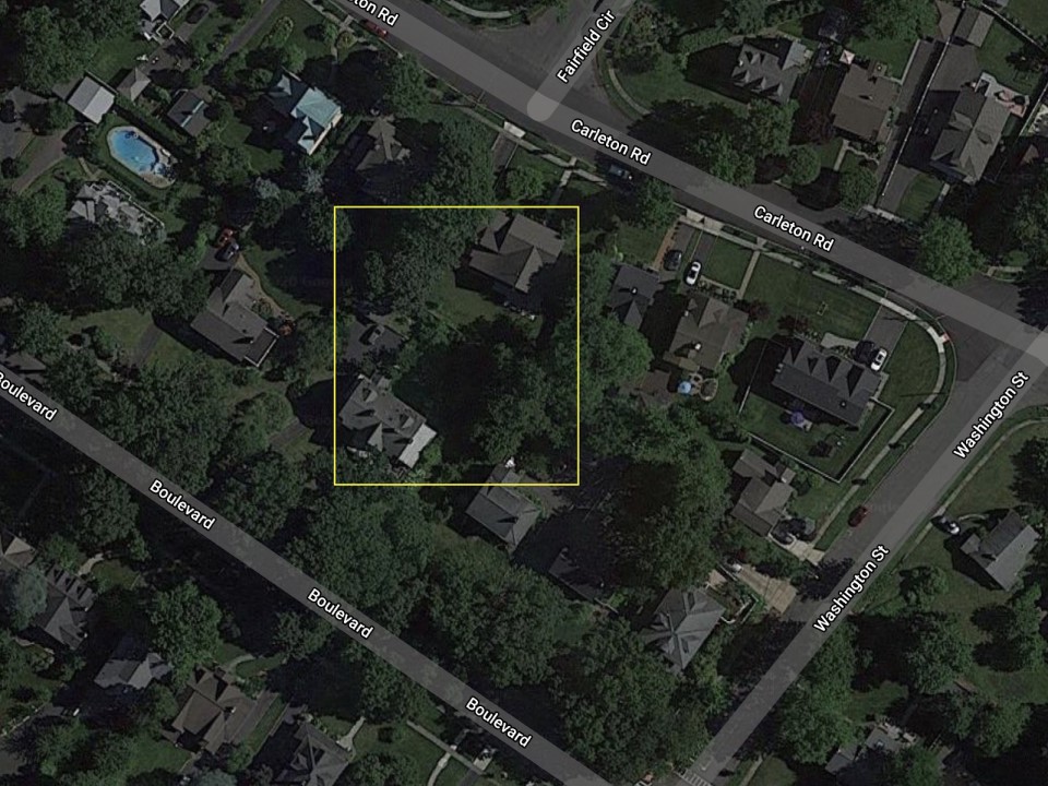 657 Boulevard and the house on Carleton behind it. Image courtesy Google Maps, accessed October 2020.